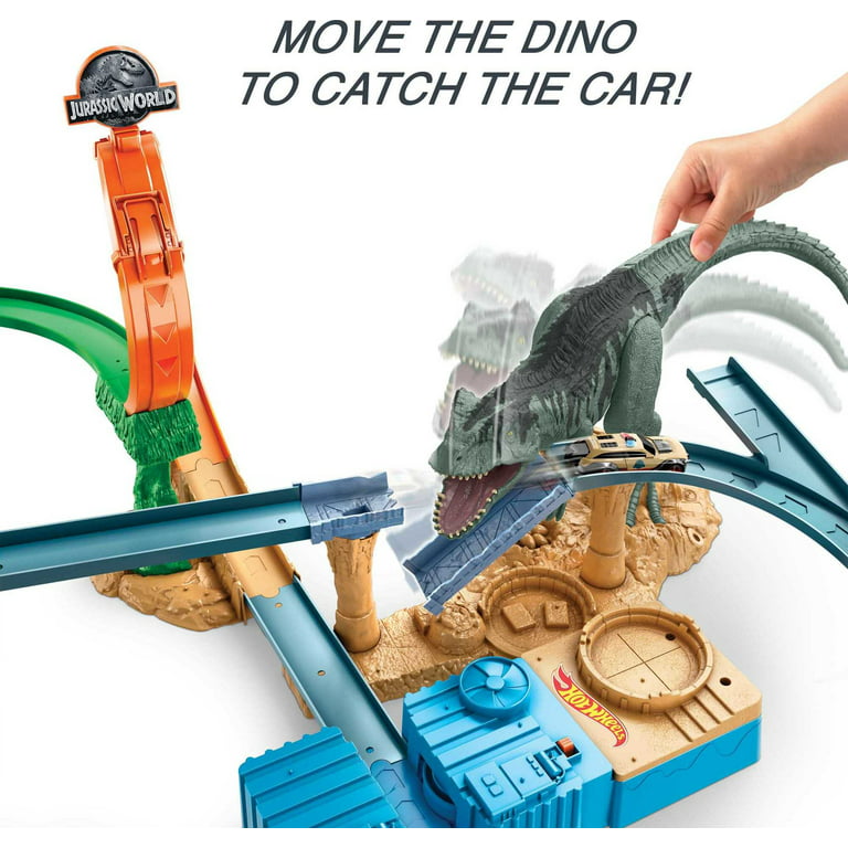 Hot Wheels Jurassic World Clash 'n Crash Track Set with Booster & 1 Toy Car  in 1:64 Scale 