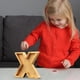 thumbnail image 3 of Lata de ahorro de madera con letras en inglés y cristal transparente., 3 of 6