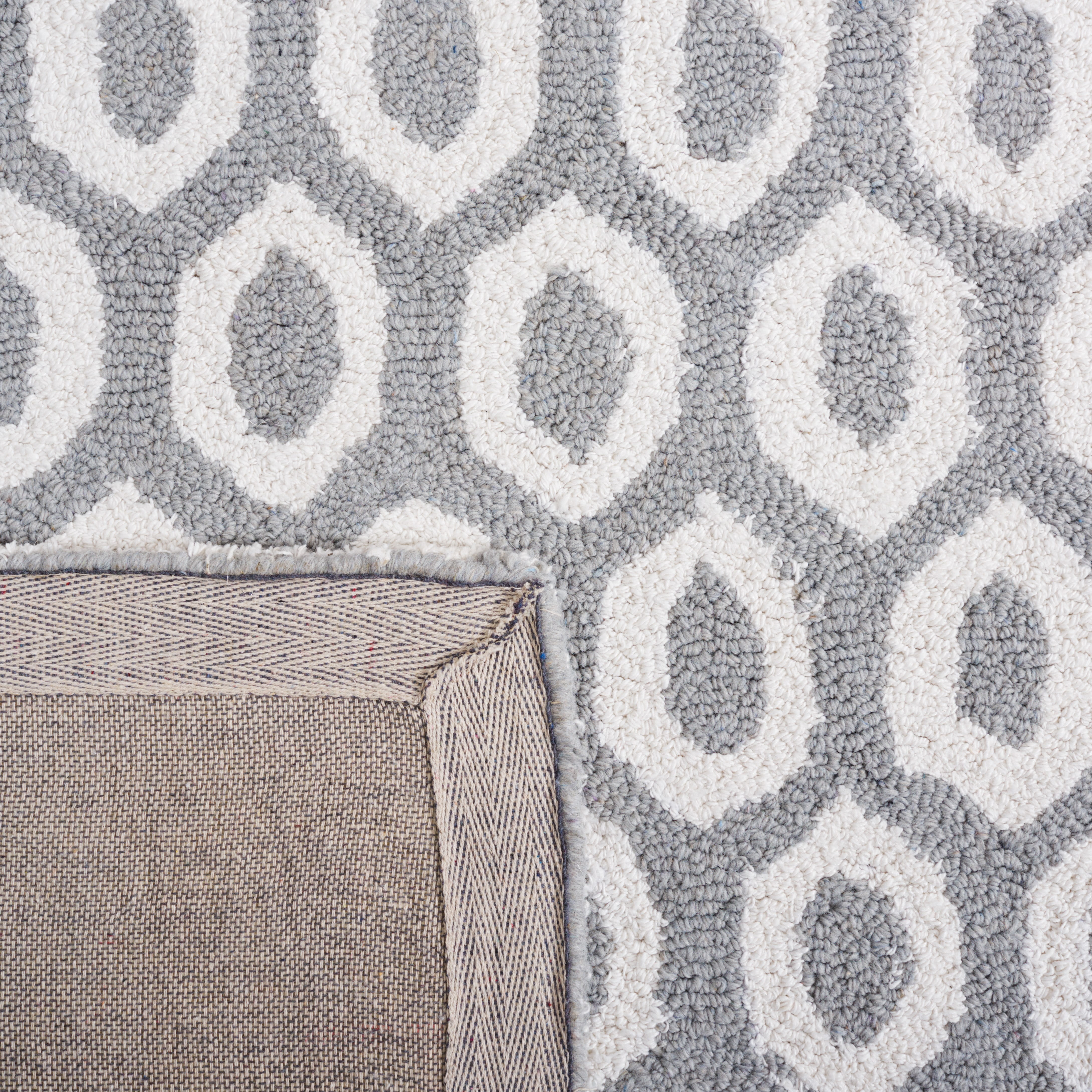 SAFAVIEH Capri Alfreda Geometric Area Rug, Ivory/Grey, 6' x 6' Round
