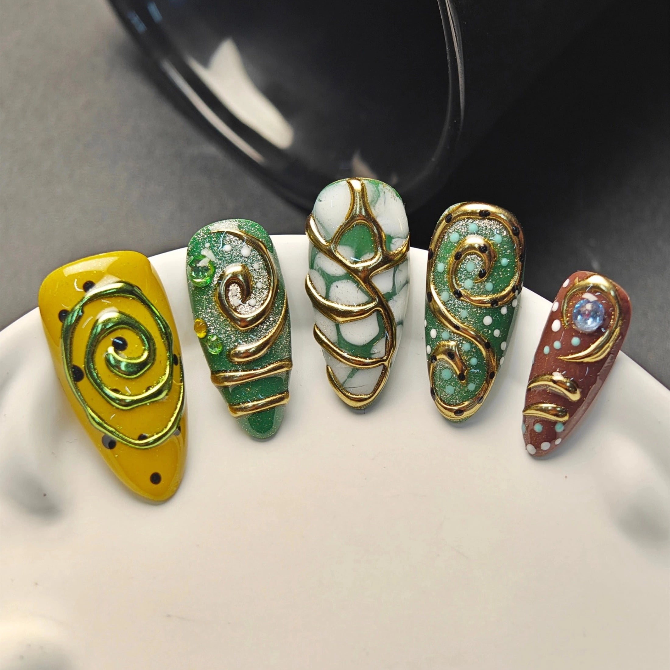 10pcs Almond Press On Nails Handmade Y2K Goth Junk Punk Style Multi-color Nails with 3D Gold Swirls & Rhinestones Suitable For Summer Parties For Women Girls