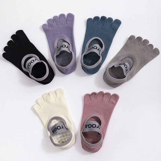 Calcetines de yoga antideslizantes de primavera y verano para mujer, de algodón de color sólido, que absorben el sudor, sin espalda, con cinco dedos, con tiras para trampolín