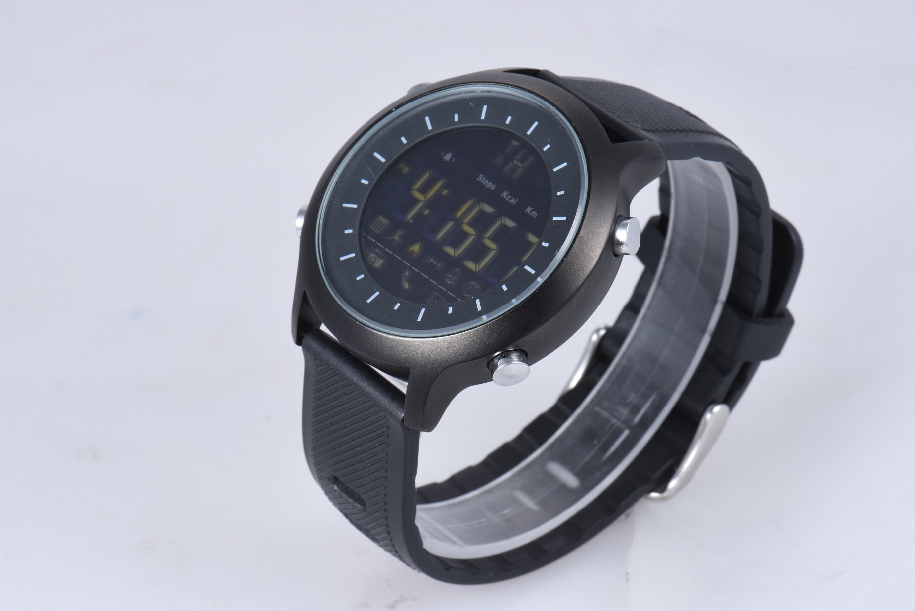 raycon hero bluetooth smartwatch
