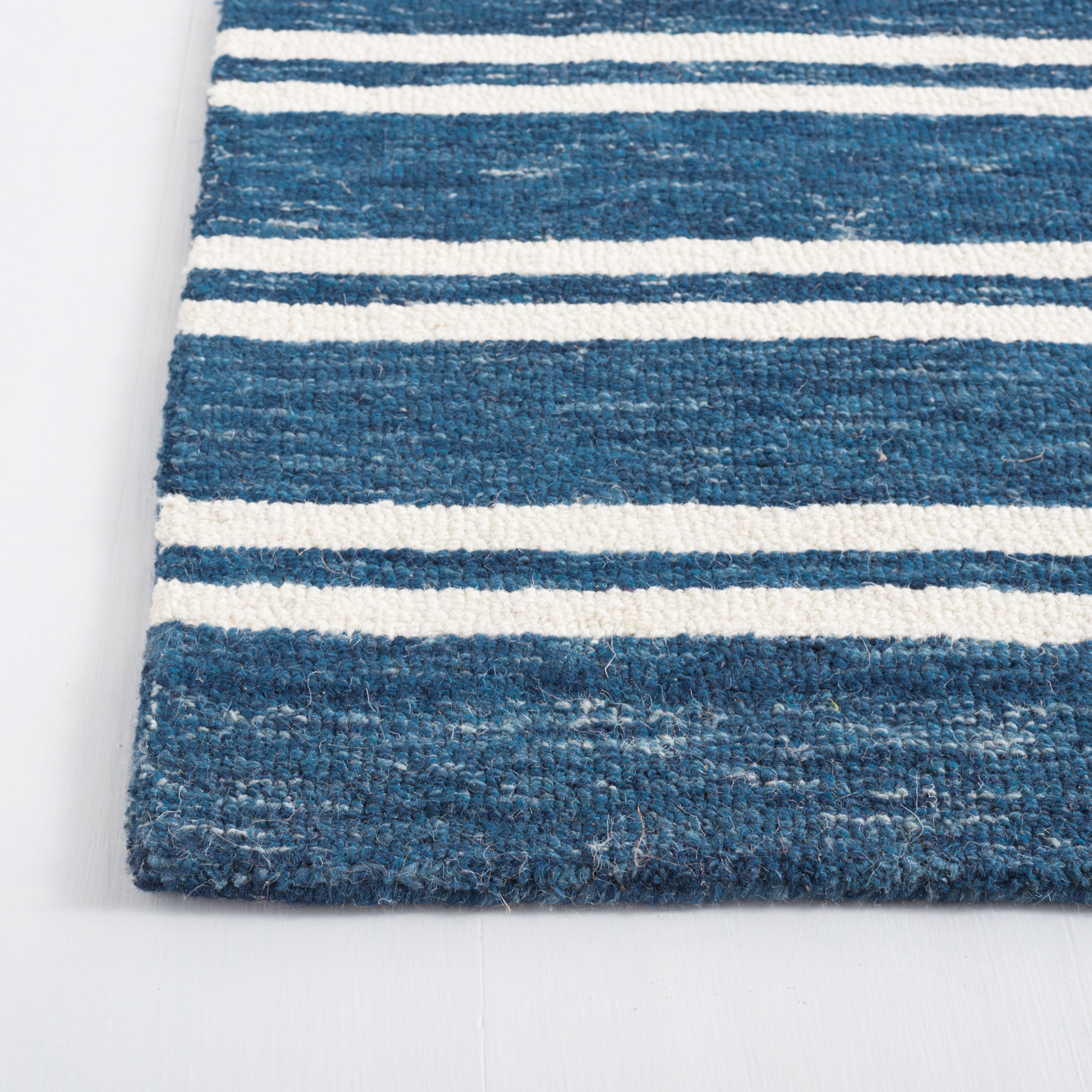 SAFAVIEH Metro Joaquin Striped Area Rug, Blue/Ivory, 6' x 6' Square