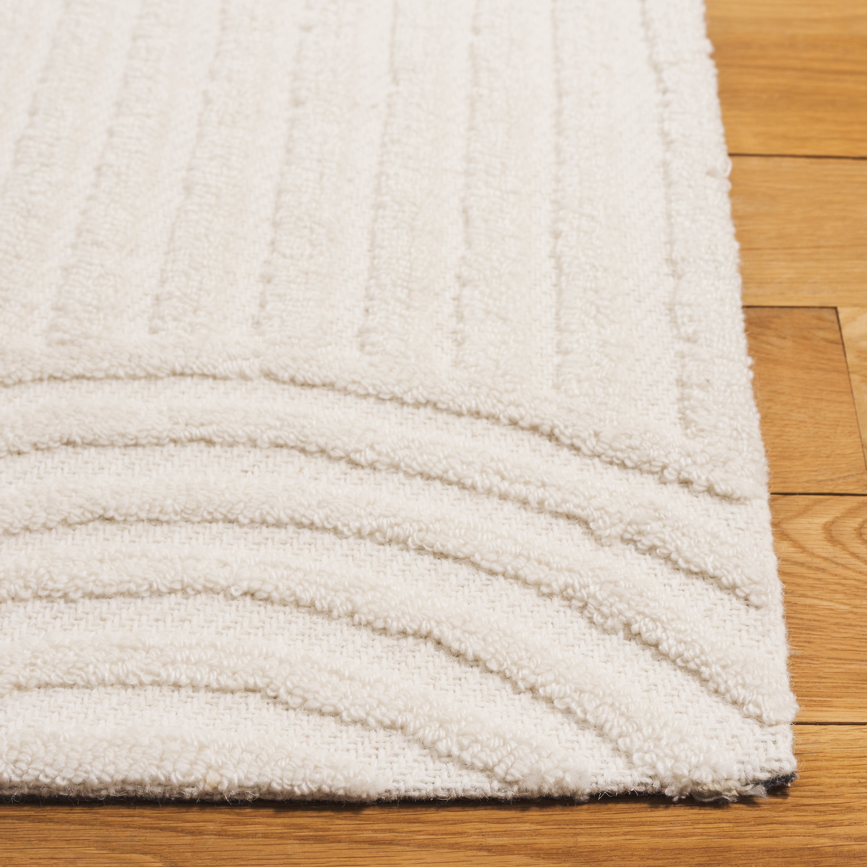 SAFAVIEH Southampton Katie Geometric Area Rug, Ivory, 4' x 6'