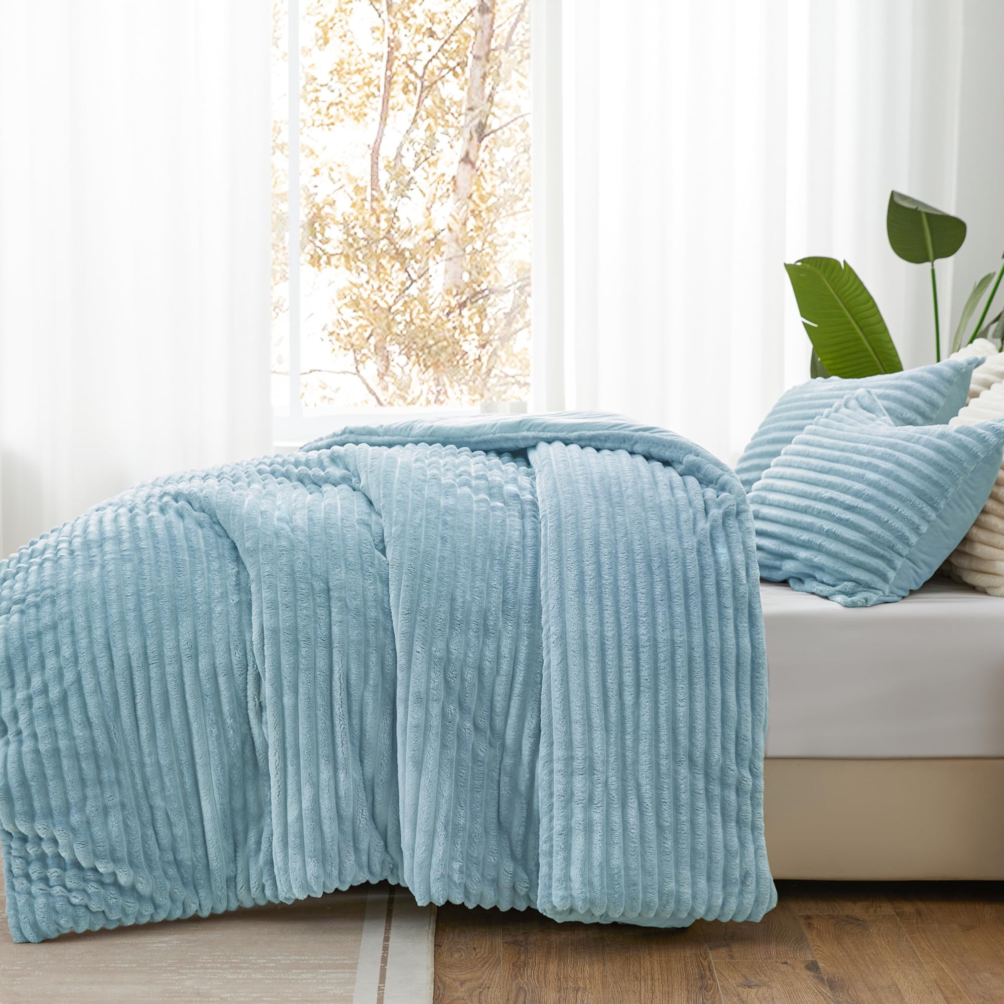 BEDELITE Fleece Queen Comforter Set -Super Soft & Warm Fluffy Light Blue Bedding, Luxury Fuzzy Heavy Bed Set for Winter with 2 Pillow Cases