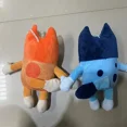 thumbnail image 5 of Juguetes de peluche de la familia Bluey, lindos juguetes de simulación para mascotas, perros, patrulla, bingo, hermana, Kawai, muñeco de peluche para niños, regalo de cumpleaños y Navidad, 5 of 5