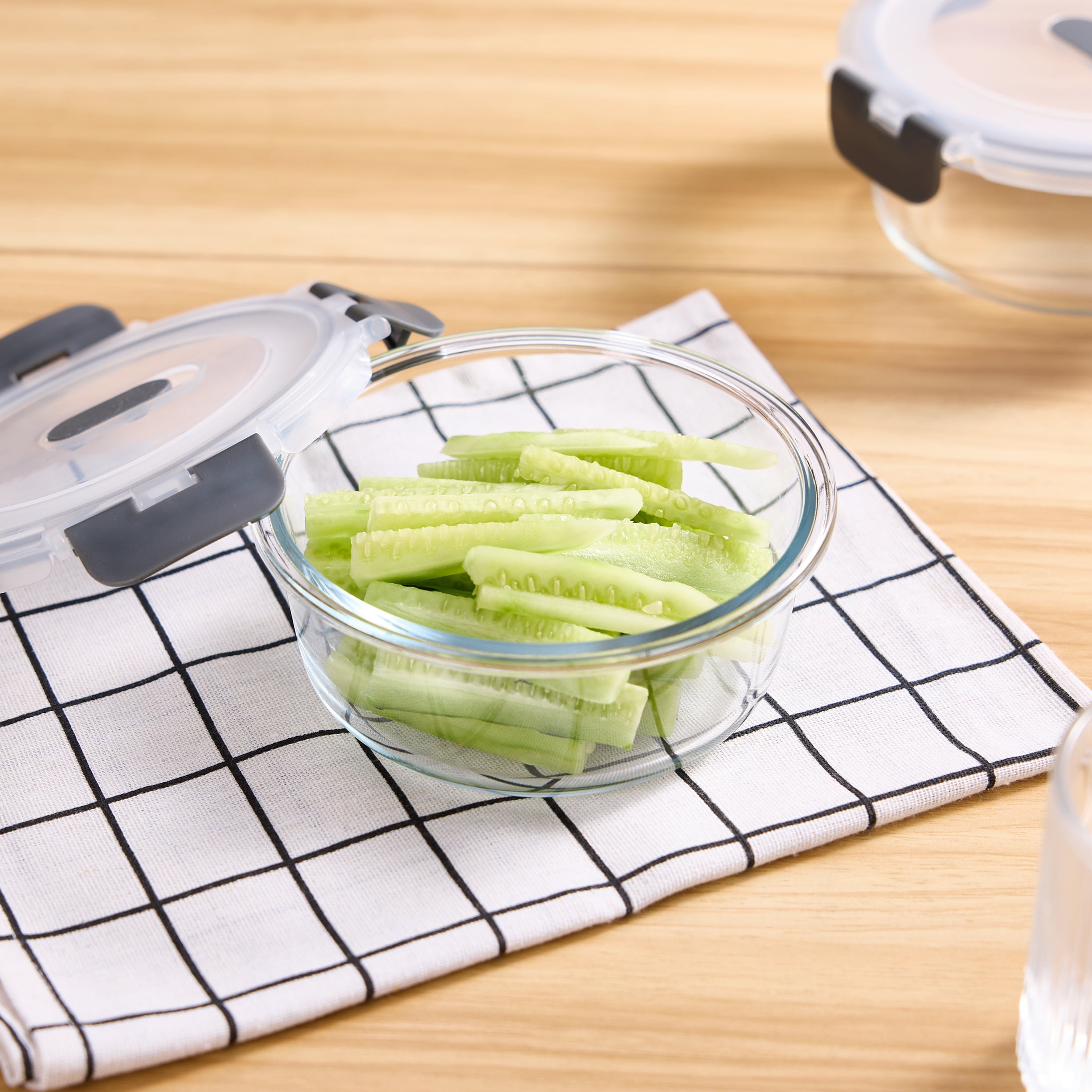 Mainstays Round Glass Food Storage Container 630ml