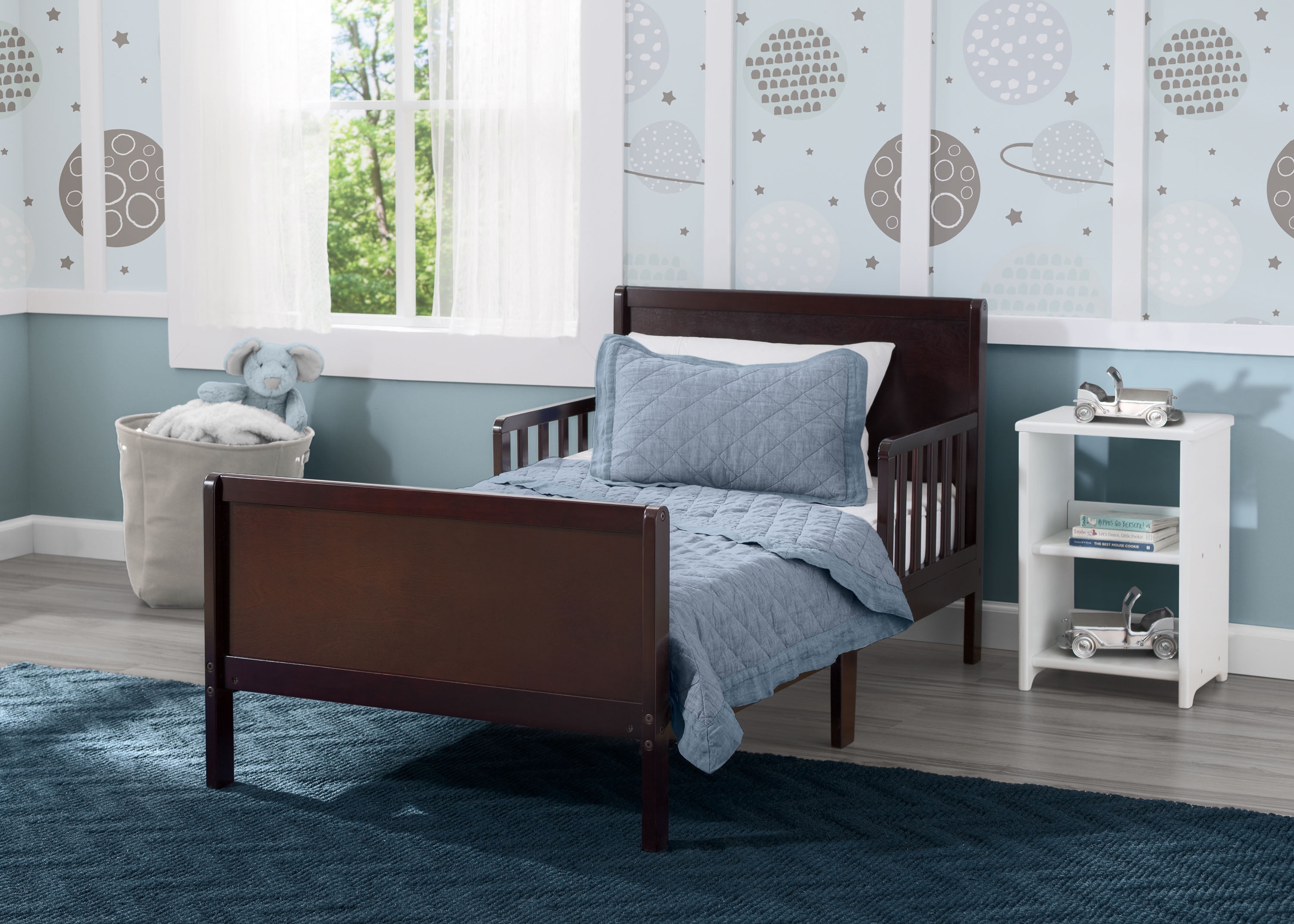 Delta Children Epic Wood Toddler Bed with Attached Guardrails, Dark Chocolate