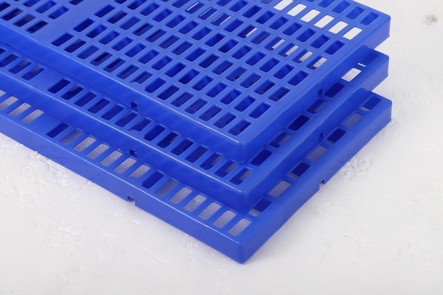 Acekid Plastic Pallet 6 Pcs Splicable Floor Pallets 1100 Lbs Capacity Per Pc Water-Proof Breathable Grid Ventilati