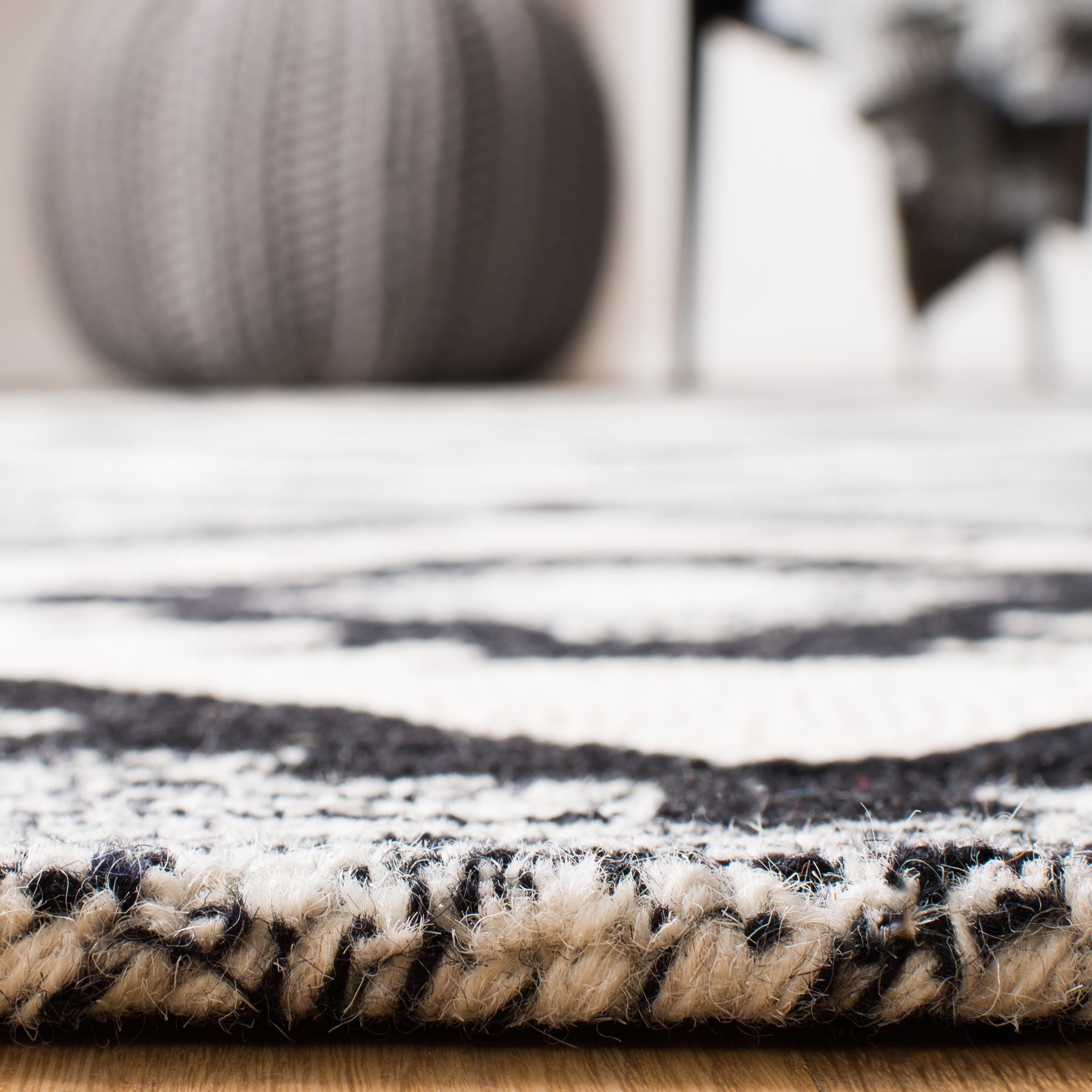 SAFAVIEH Aspen Michaelangelo Southwestern Wool Area Rug, Charcoal/Black, 11' x 15'