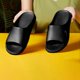 thumbnail image 5 of Zapatillas de estar por casa Yinane sandalias antideslizantes punta abierta suaves Unisex negro, 5 of 8