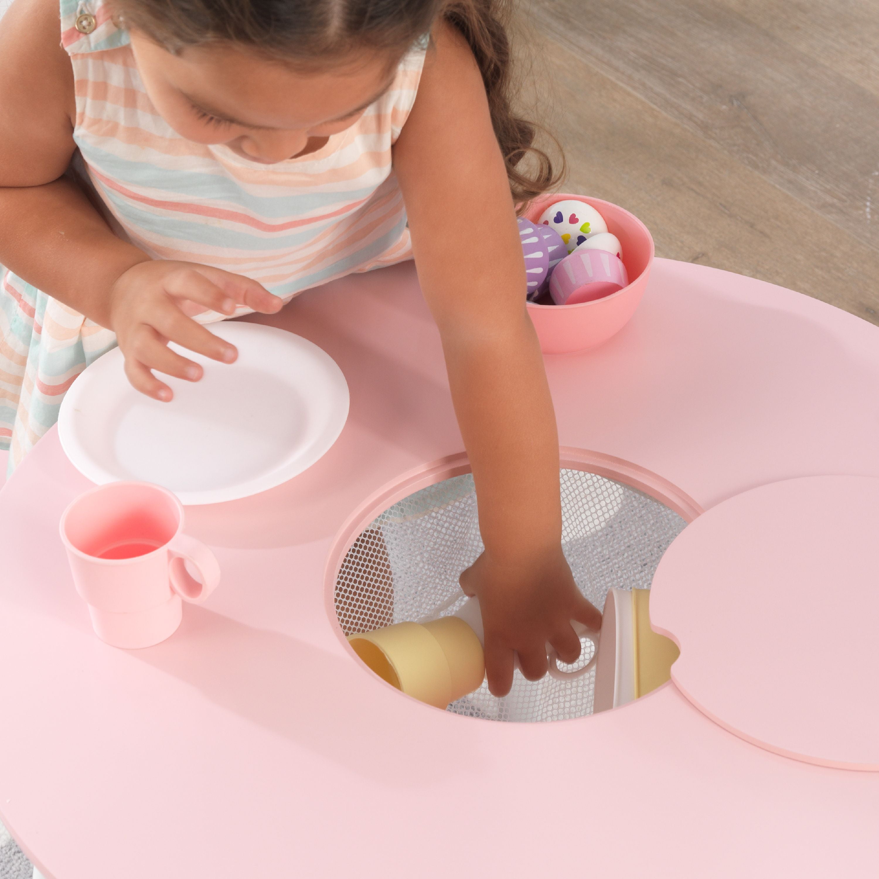 kidkraft round table & 2 chair set