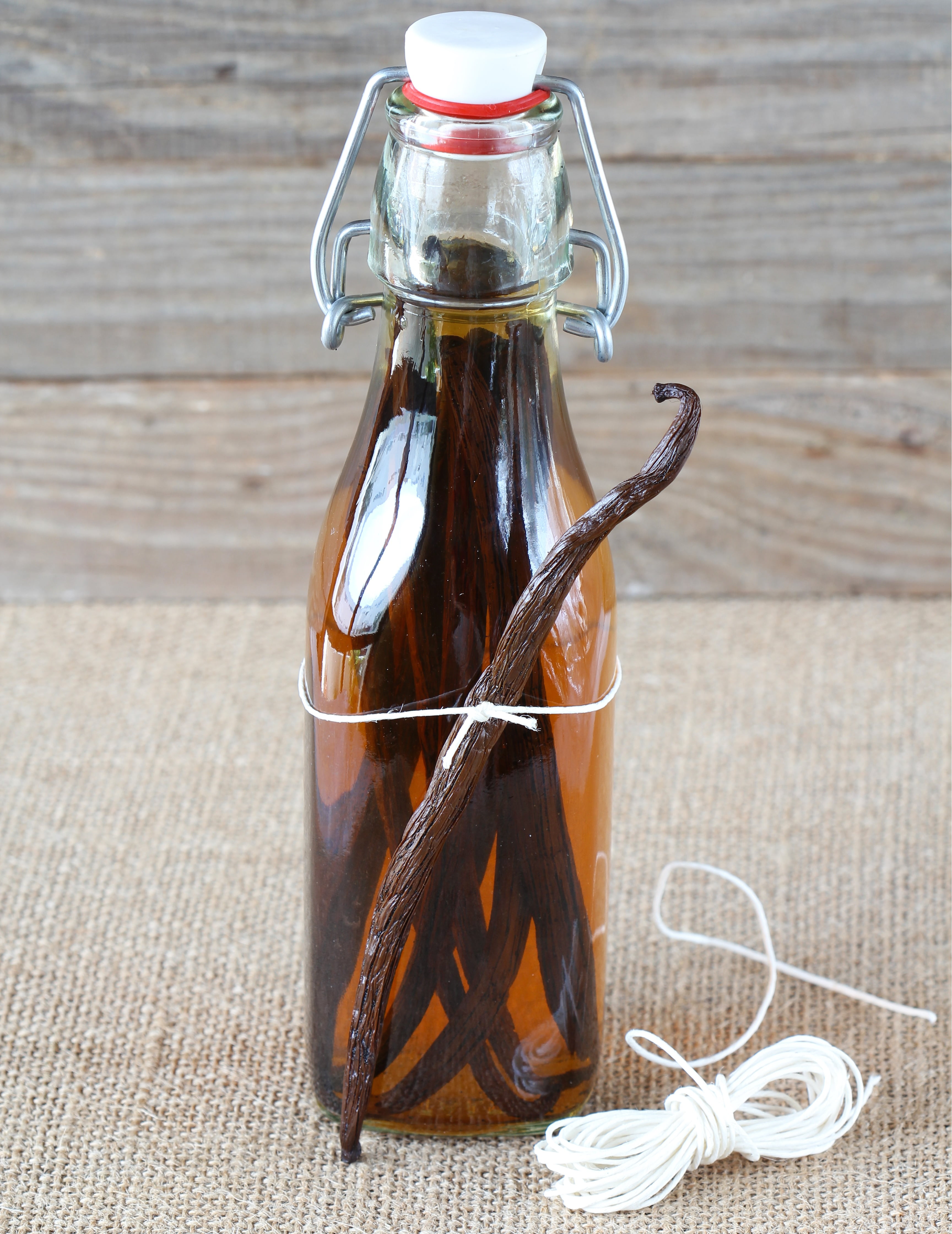50 Organic Madagascar Vanilla Beans. Whole Grade B Vanilla Pods for Vanilla Extract and Baking