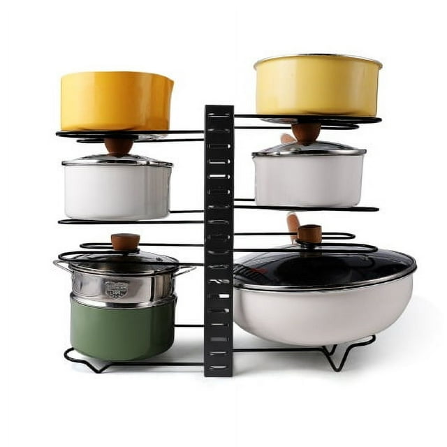 estante de olla ajustable, estante de cocina y estante de almacenamiento, organización y almacenamiento de cocina; vista frontal centrada de organizador metálico negro con columna central perforada y cinco niveles ajustables en círculos que sostienen ollas y tapas de varios tamaños y colores (amarillo, blanco, verde). Ensamblaje rápido sin herramientas y opción de montaje vertical en encimera; también suele usarse como separador para cacerolas y sartenes en gavetas profundas.