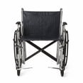 thumbnail image 5 of Silla de ruedas Medline Excel extra ancha con asiento de 56 cm, brazos extraíbles a la altura del escritorio, reposapiés abatibles y estructura cromada: ayuda de movilidad bariátrica premium para mayo, 5 of 5