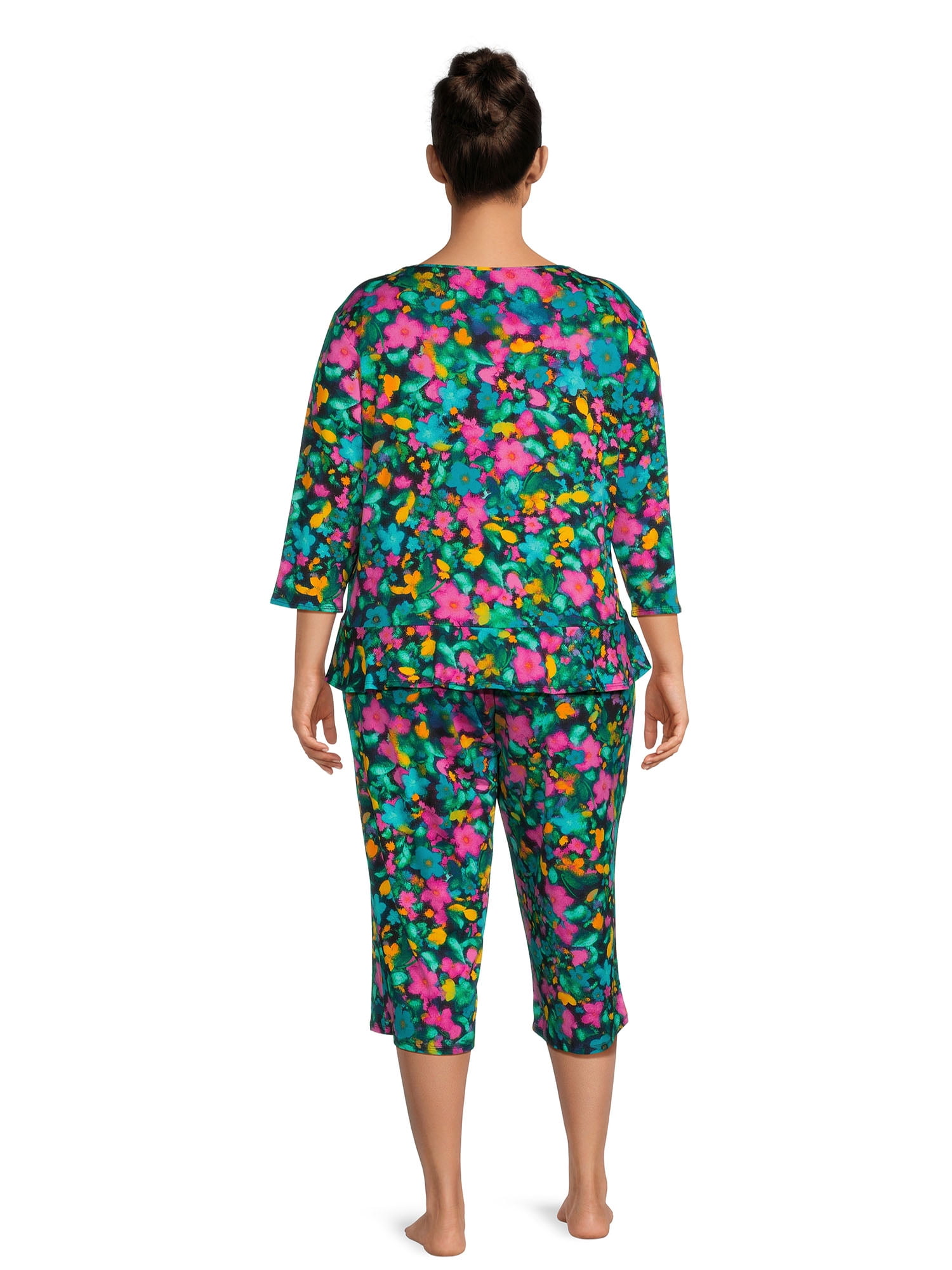 The Pioneer Woman 3/4 Sleeve V-Neck Top and Cropped Pant Pajama Set, 2-Piece, Women's