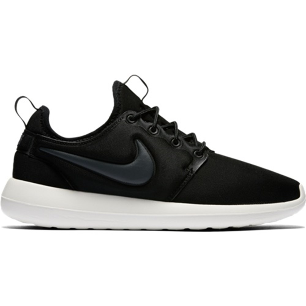 nike roshe two on feet