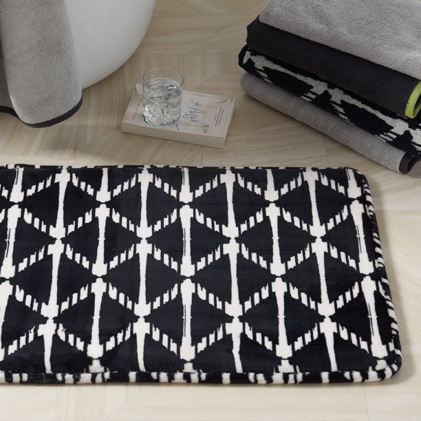 Modrn Geo Print Memory Foam Bath Rug In Black White 21 X 34 Walmart Com Walmart Com