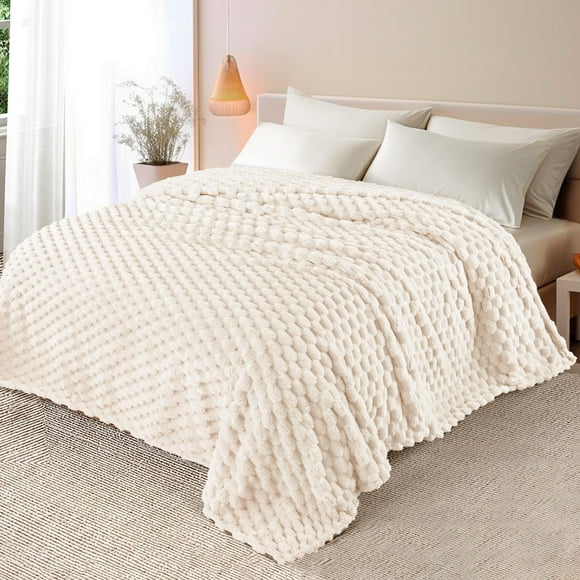 Manta Whale Flotilla Fluffy Queen, 230 x 230 cm, color marfil