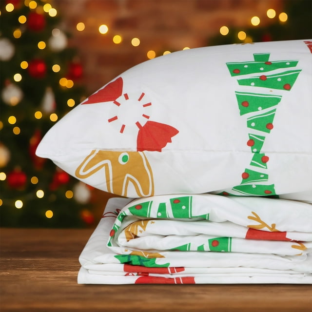 Hitime Full Size 4-Piece Christmas Sheet Set - Ultra Soft & Breathable Polyester Bed Sheets, All Season Cooling Bedding with Deep Pockets, Wrinkle & Fade Resistant (Christmas Cartoon Pattern)
