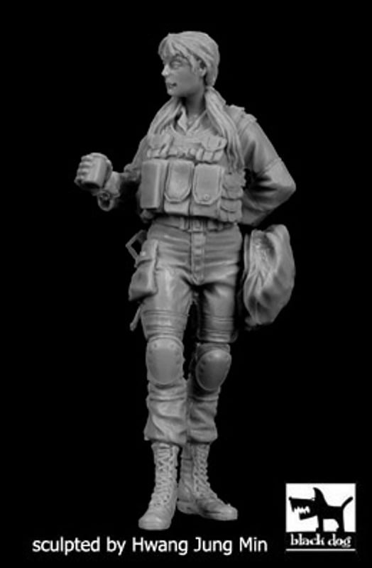 Unpainted 1/35 Resin Figure Model Kit Modern Female Soldier Unassembled Military 