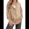 thumbnail image 2 of Sudadera con Capucha de Larga Extragrande para Mujer, Cuello en V, Botones y Abertura Lateral, Estilo Informal. Caqui M, 2 of 9