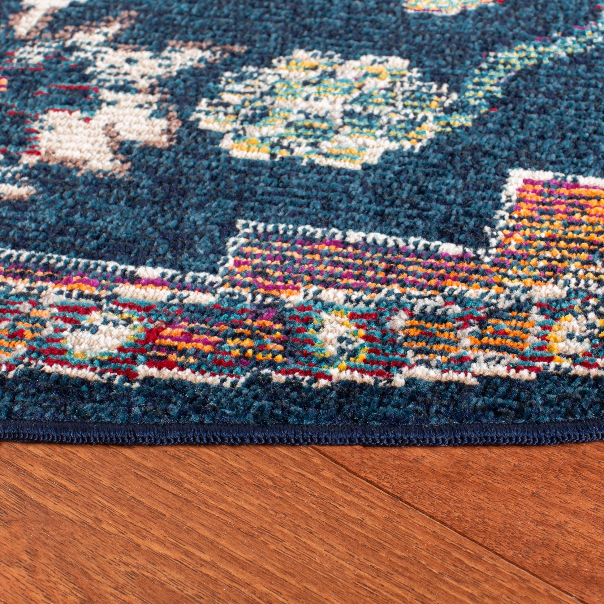 SAFAVIEH Crystal Debra Southwestern Area Rug, Navy/Fuchsia, 4' x 4' Round