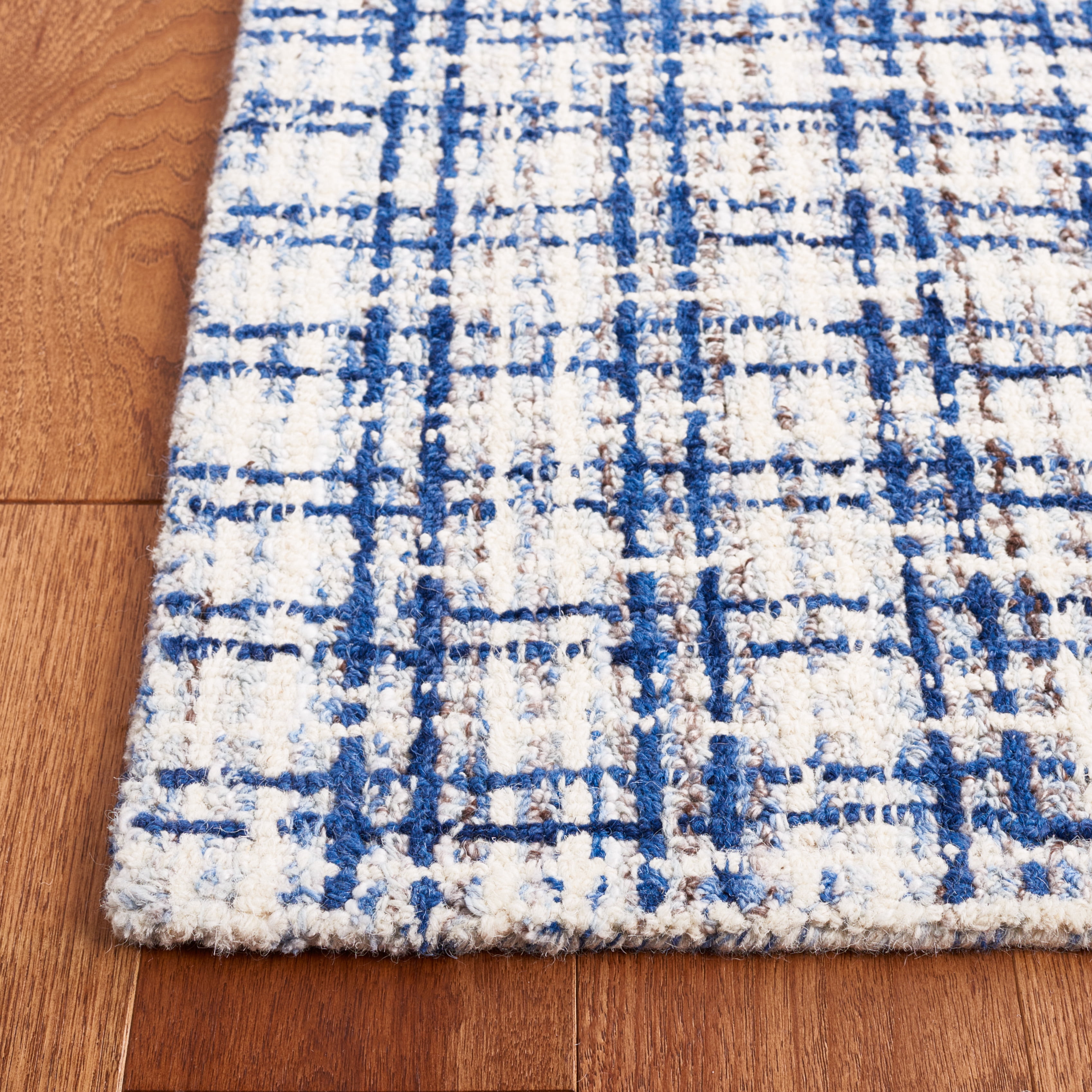 SAFAVIEH Abstract Kent Trellis Area Rug, Blue/Ivory, 5' x 8'