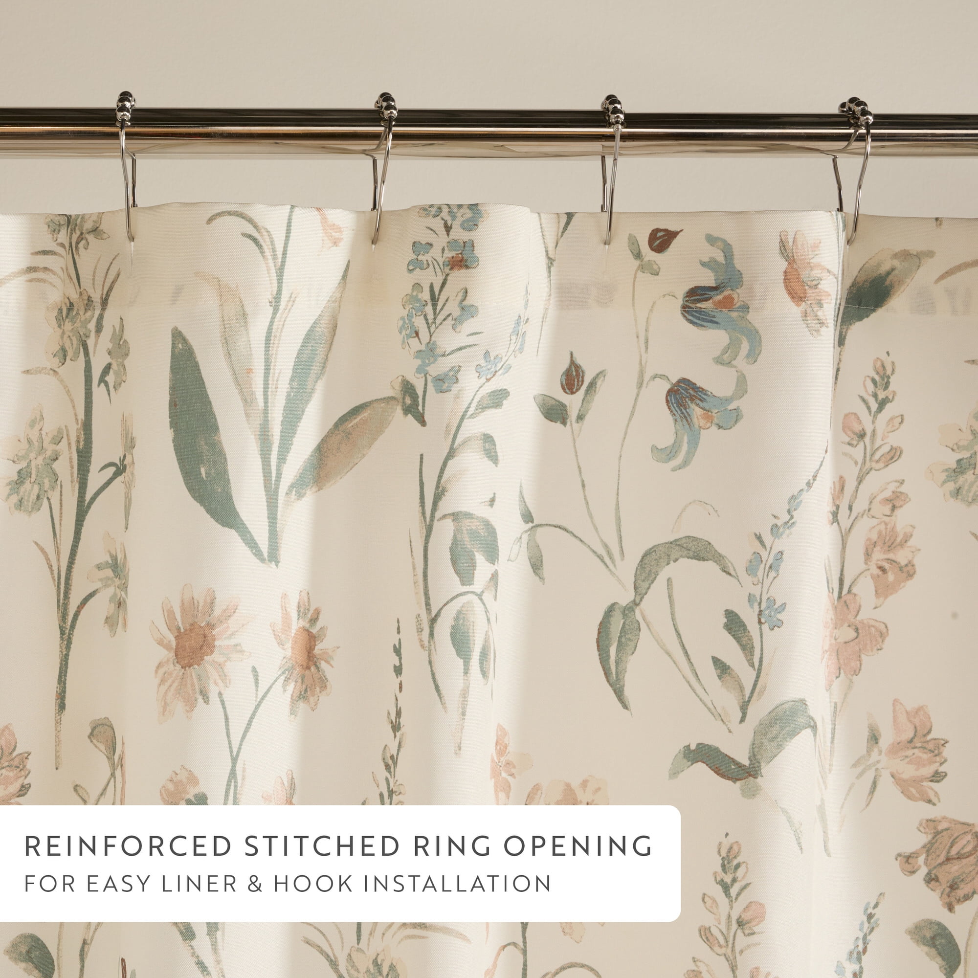 Shower Curtain in Floral Patterns