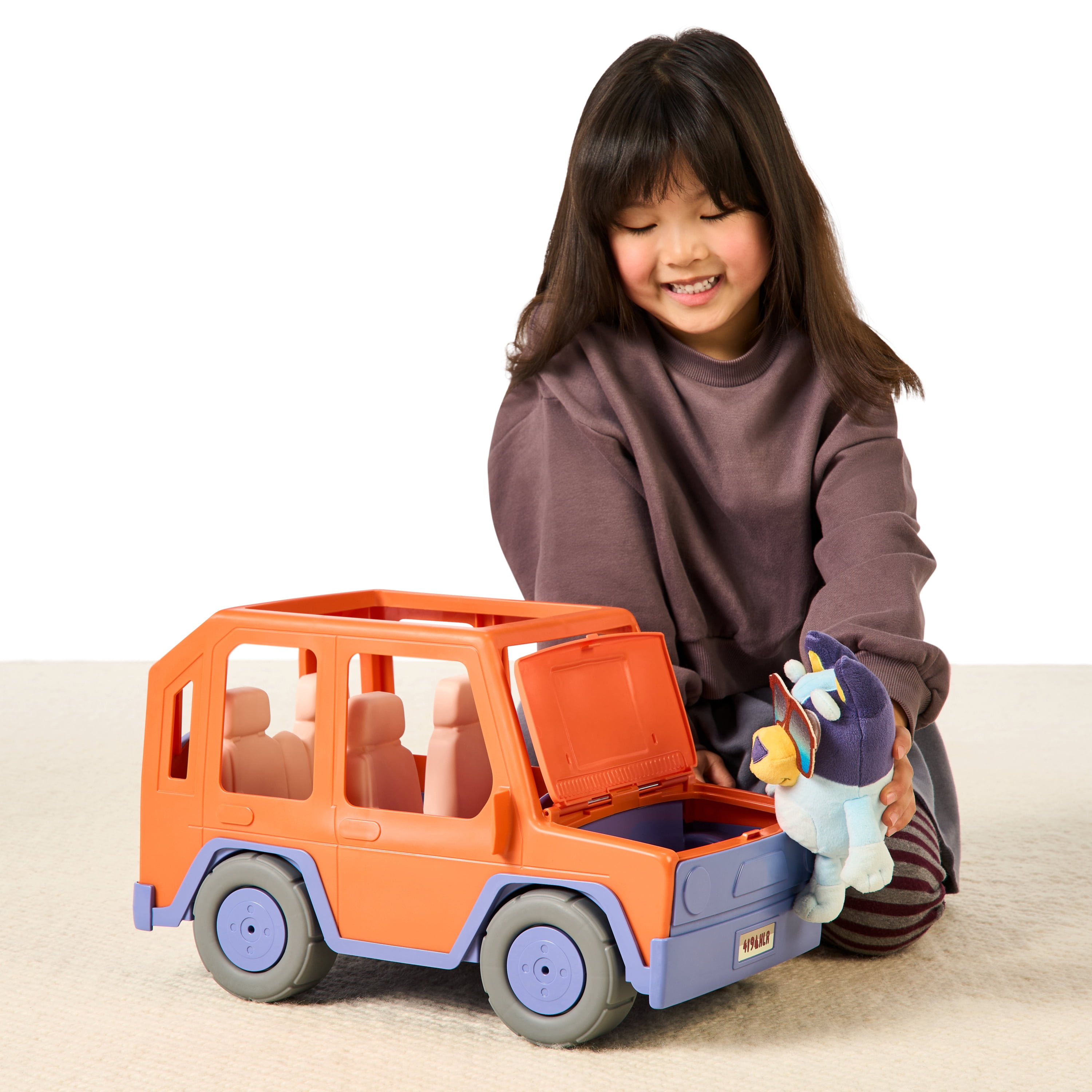 Bluey Buddies Big Heeler 4WD, Take Your Bluey Plushies for A Ride in the Mega Sized Heeler 4WD, Car Fits Up To 4 Plushies, Ages 3+