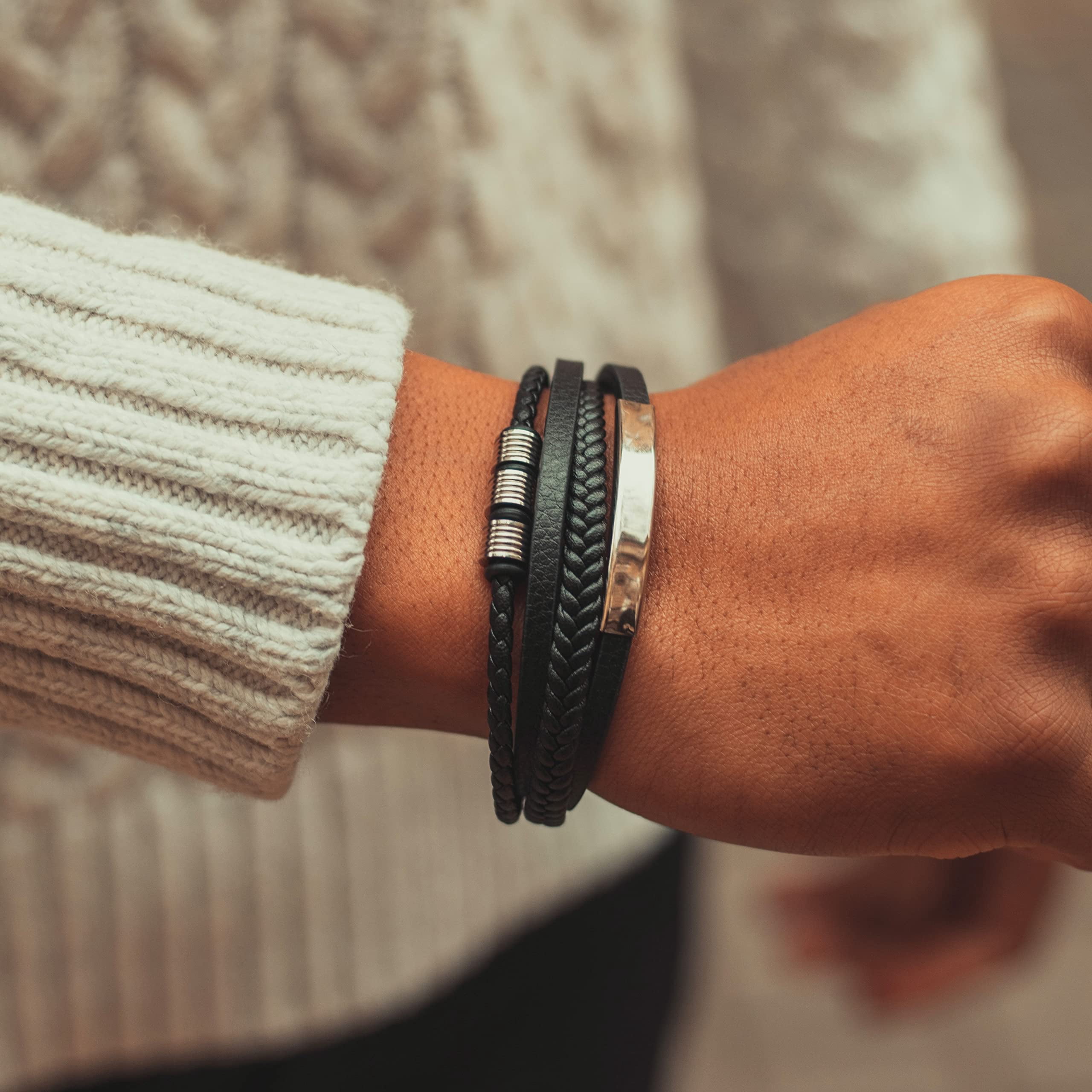 SERASAR Leather Bracelet for Men "Brave" with stainless steel magnetic closure, Silver 20cm, including gift box