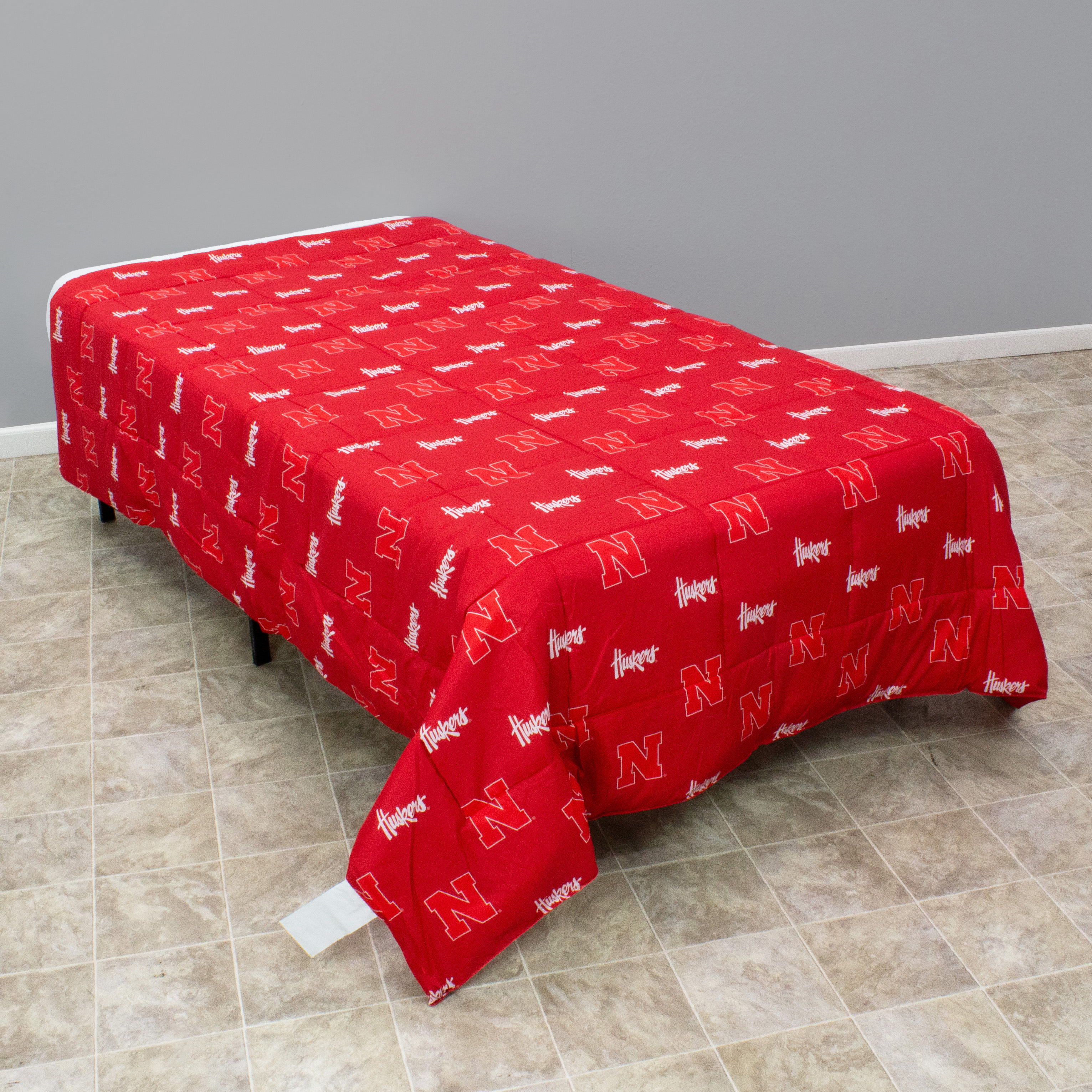 College Covers Nebraska Cornhuskers Reversible Big Logo Soft and Colorful Comforter Twin
