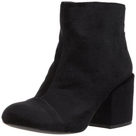 

Charles by Charles David Women s Quincey Fashion Boot Black 6 Medium US