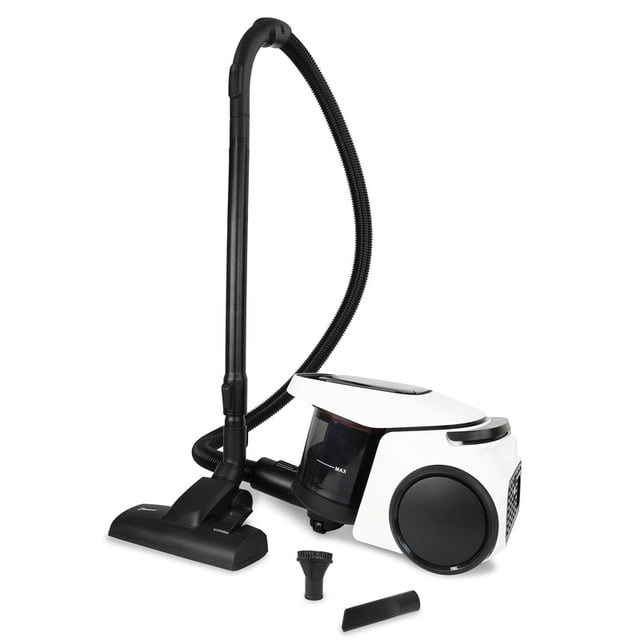 aspiradora koblenz 2l 1600w pvc-1600 canister con filtro hepa Vista 3/4 frontal de aspiradora canister blanco y negro con manguera flexible y tubo telescópico negro, boquilla para piso y accesorios planos visibles; cuerpo compacto con rueda lateral negra, depósito de 2 L, motor de 1600 W, filtro HEPA y cable retráctil de 5 m; ideal también para limpieza de autos y tapicería.