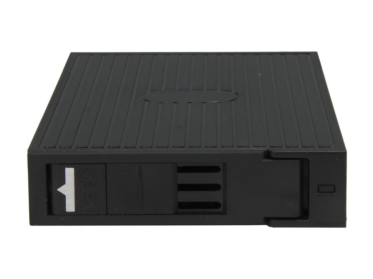 StarTech.com 25SATSAS35 2.5in SATA/SAS SSD/HDD to 3.5in SATA Hard Drive Converter