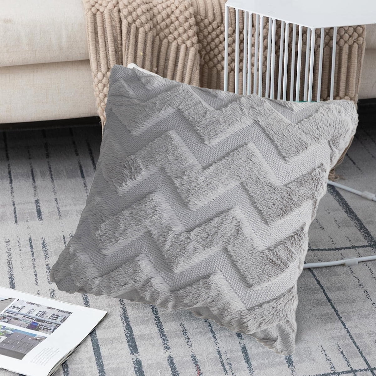 FUTEI Juego De 2 Fundas De Almohada Decorativas Beige De 16 X 16 Pulgadas, Funda De Cojín Cuadrada Suave De Piel Sintética De Conejo A Rayas Gruesas, Decoración Del Hogar De