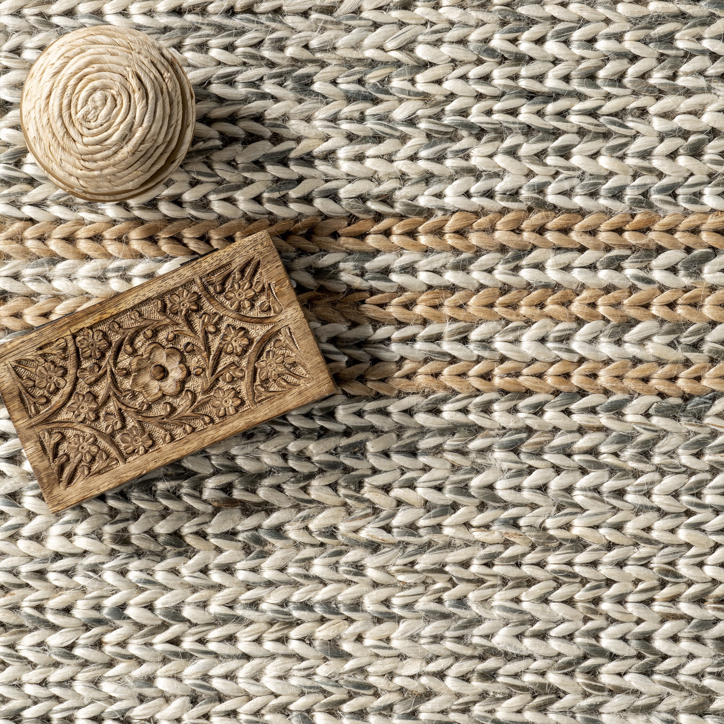nuLOOM Akasha Faded Diamond Jute Blend Area Rug, 4' x 6', Natural