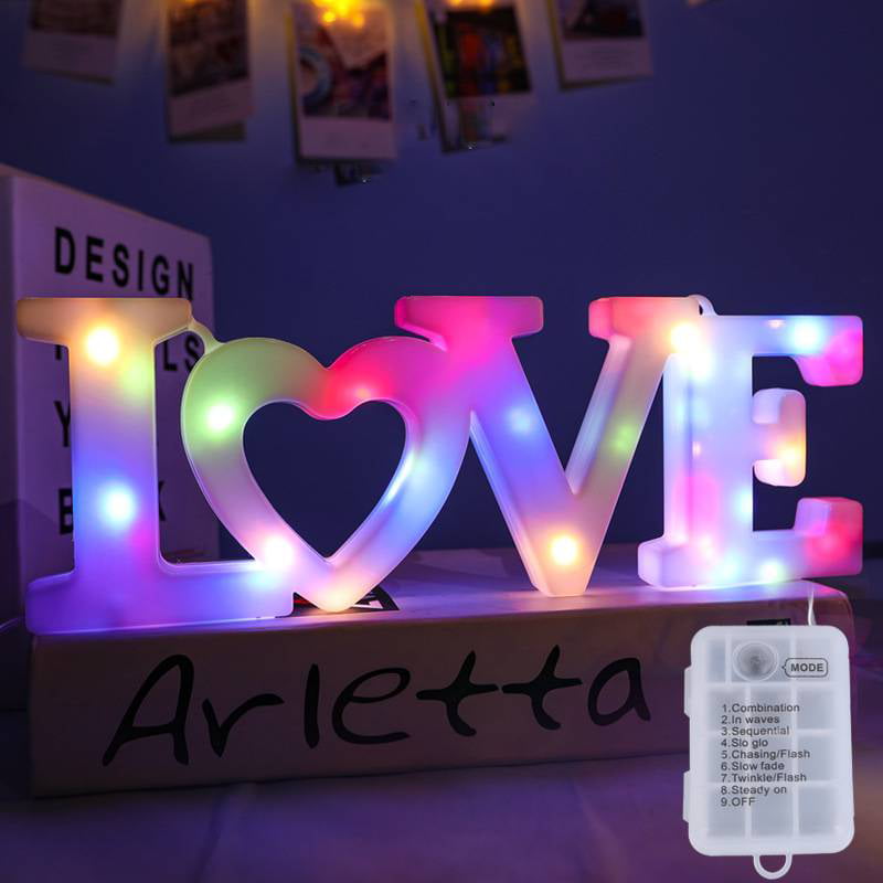 FAMILY WALL PLAQUE HEART DESIGN WITH LED LIGHTS. 