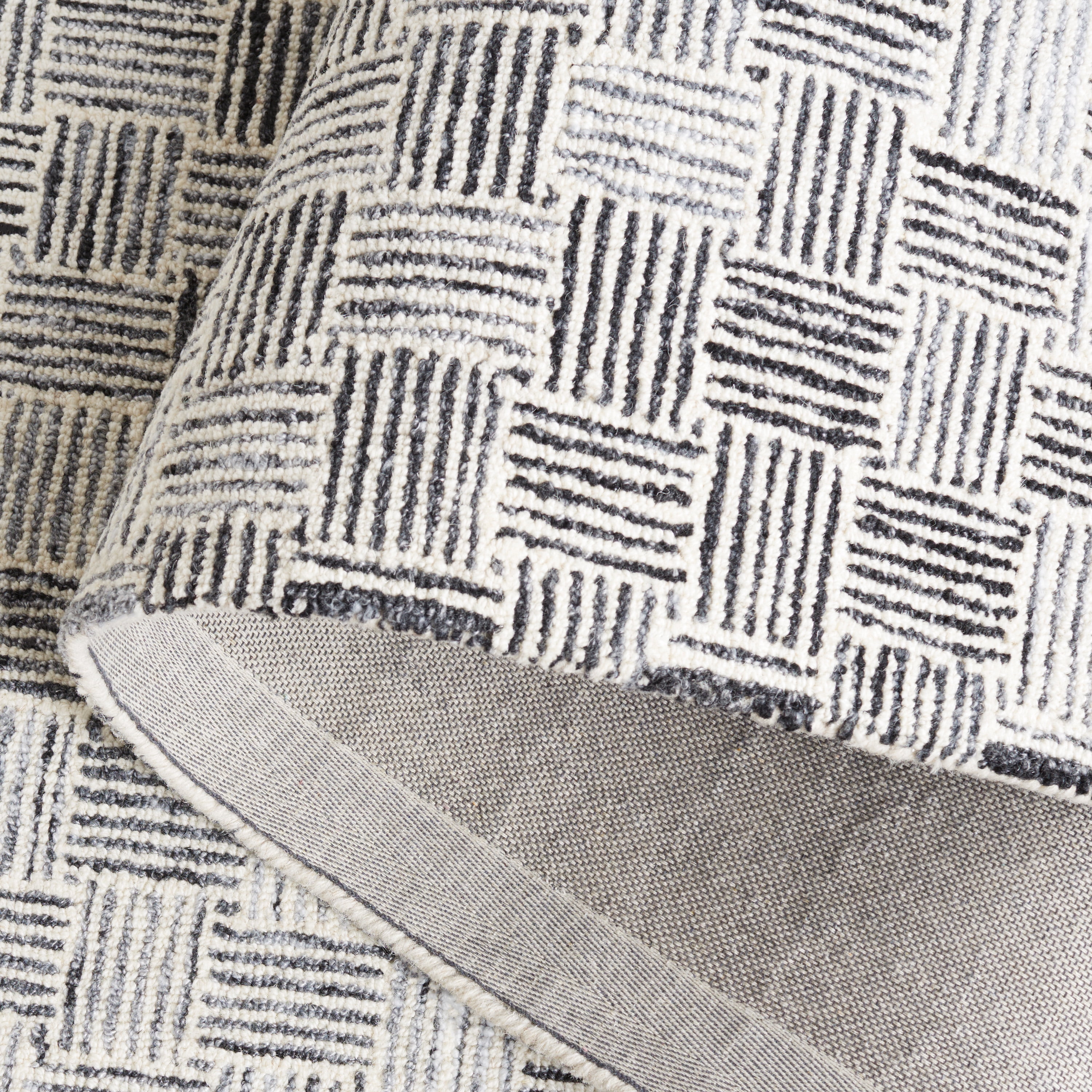 SAFAVIEH Micro-Loop Charlotte Solid Area Rug, Dark Grey/Ivory, 5' x 5' Square
