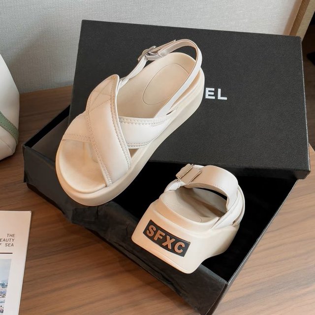 Sandalias Zapatos de verano para mujer 2023 Plataforma de tendencia Fondo grueso Marcas de mujer Moda de lujo Sandalias casuales de playa Sliders35 Gao Jinjia LED