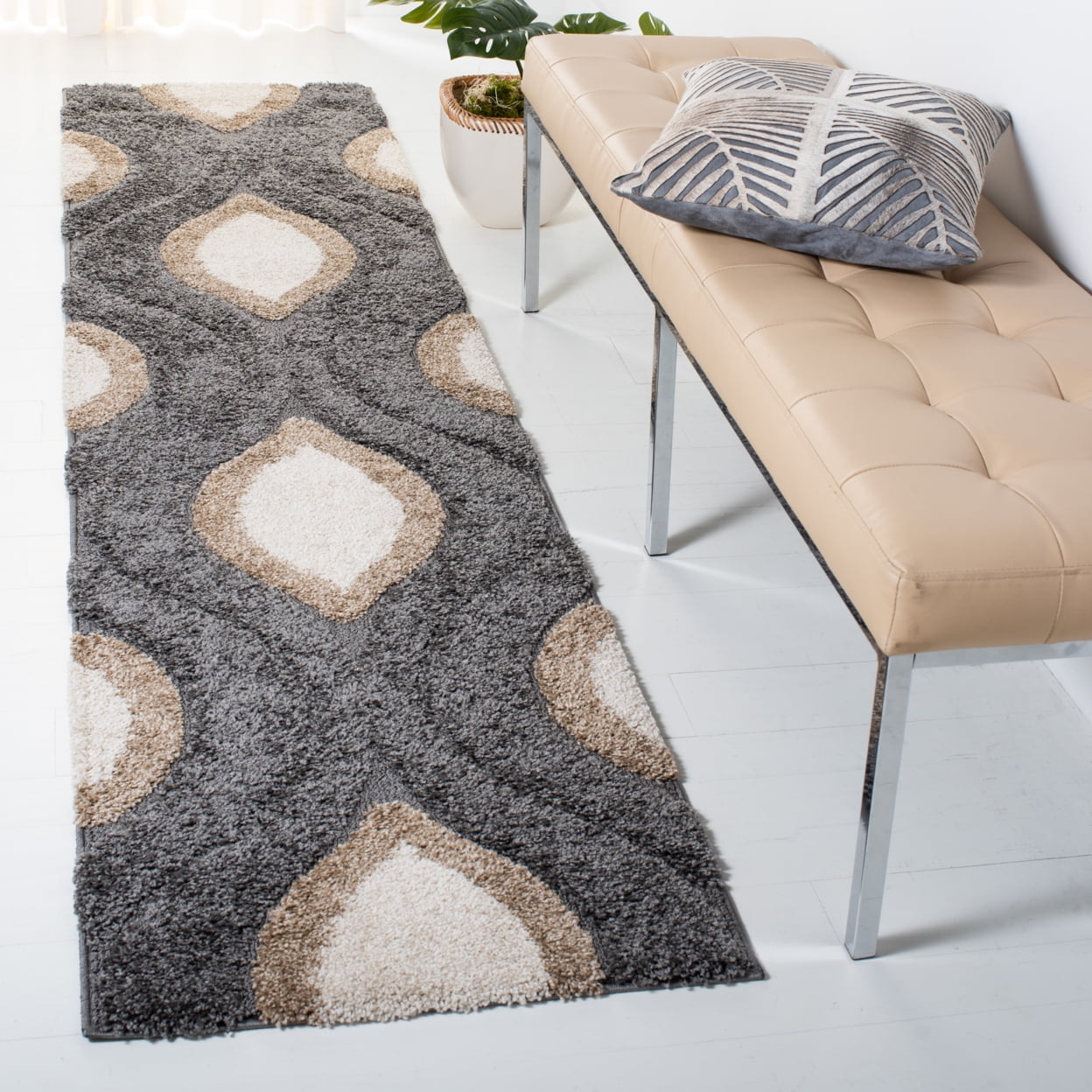 SAFAVIEH Florida Declan Geometric Shag Runner Rug, Grey/Ivory, 2'3" x 9'