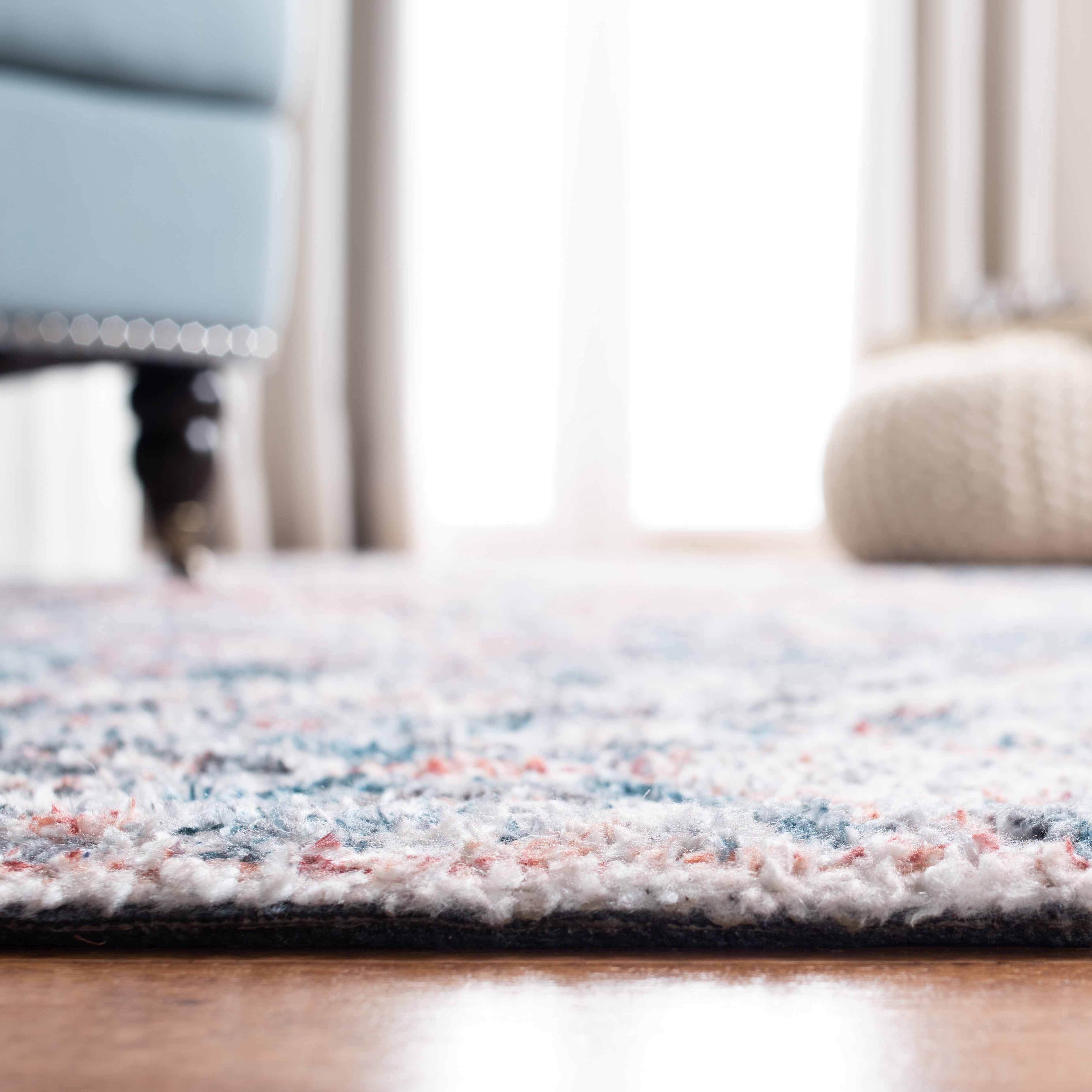 SAFAVIEH Classic Vintage Blake Medallion Area Rug, Blue/Red, 8' x 10'