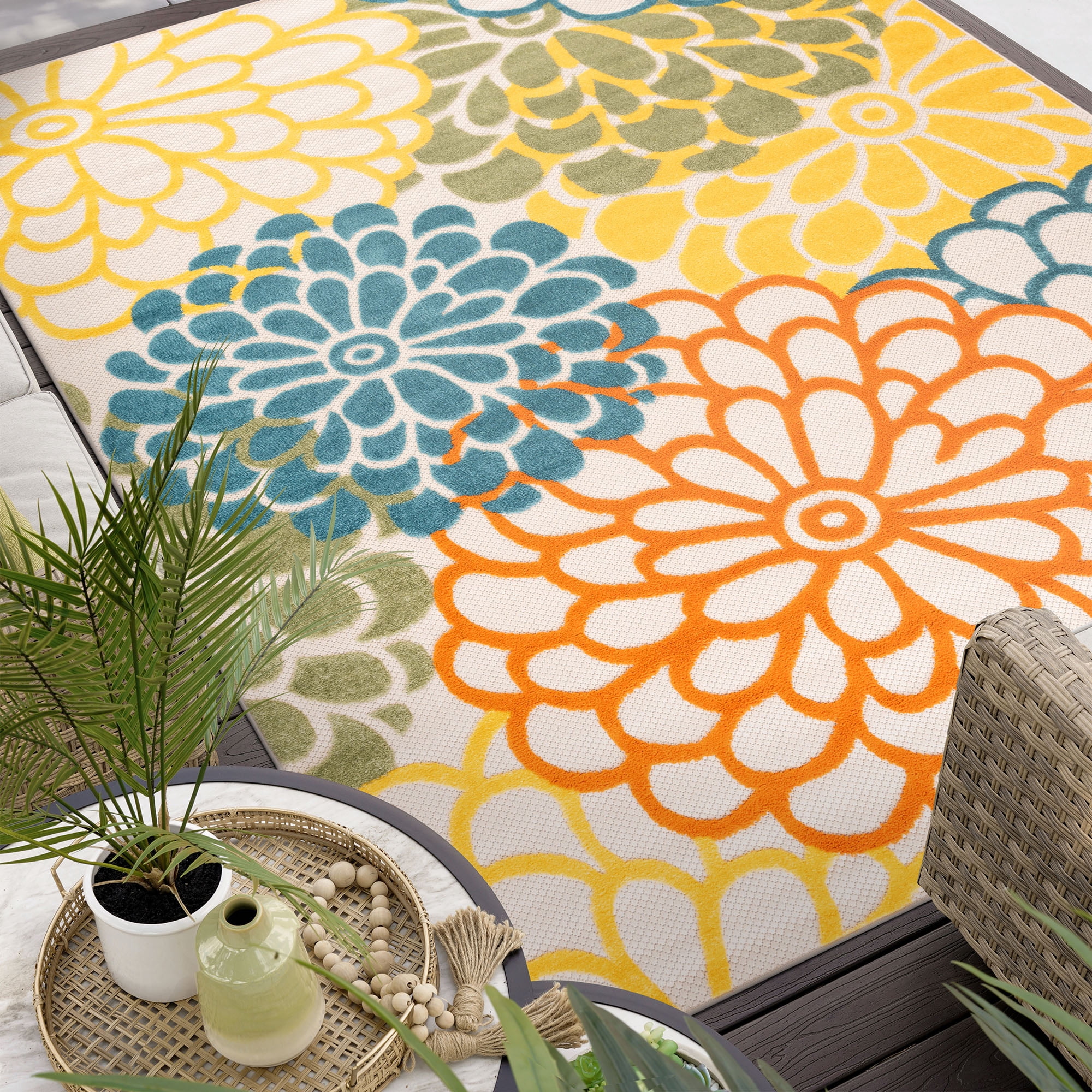 Oasis Modern Floral Gold and Orange Polypropylene Indoor Outdoor Area Rug, 7'x9' Rectangle