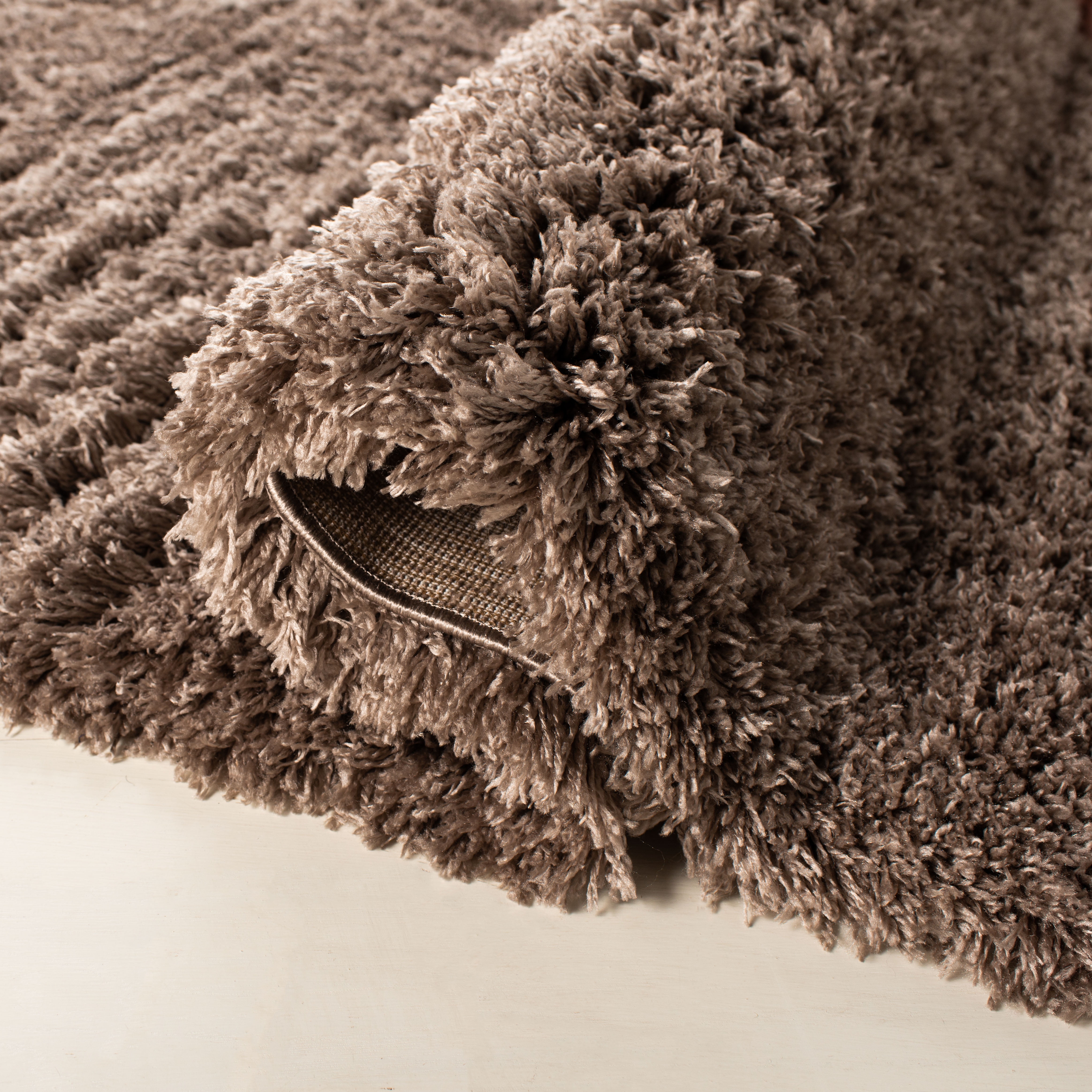 SAFAVIEH Polar Abbot Solid Shag Area Rug, Mushroom, 5'1" x 5'1" Square