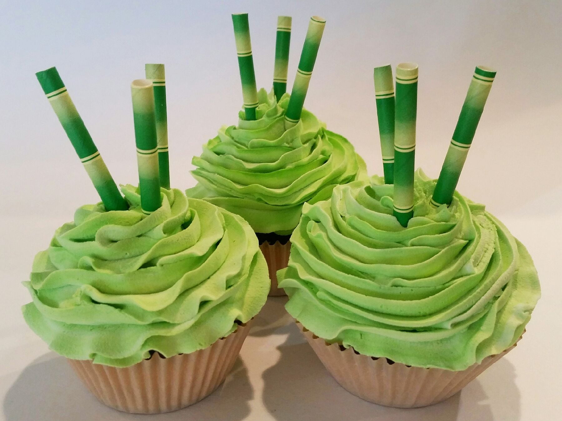 Matcha Green Tea Cupcakes W Bamboo Fake Cake Prop Decoration Set Of 3 Dezicakes Walmart Com Walmart Com