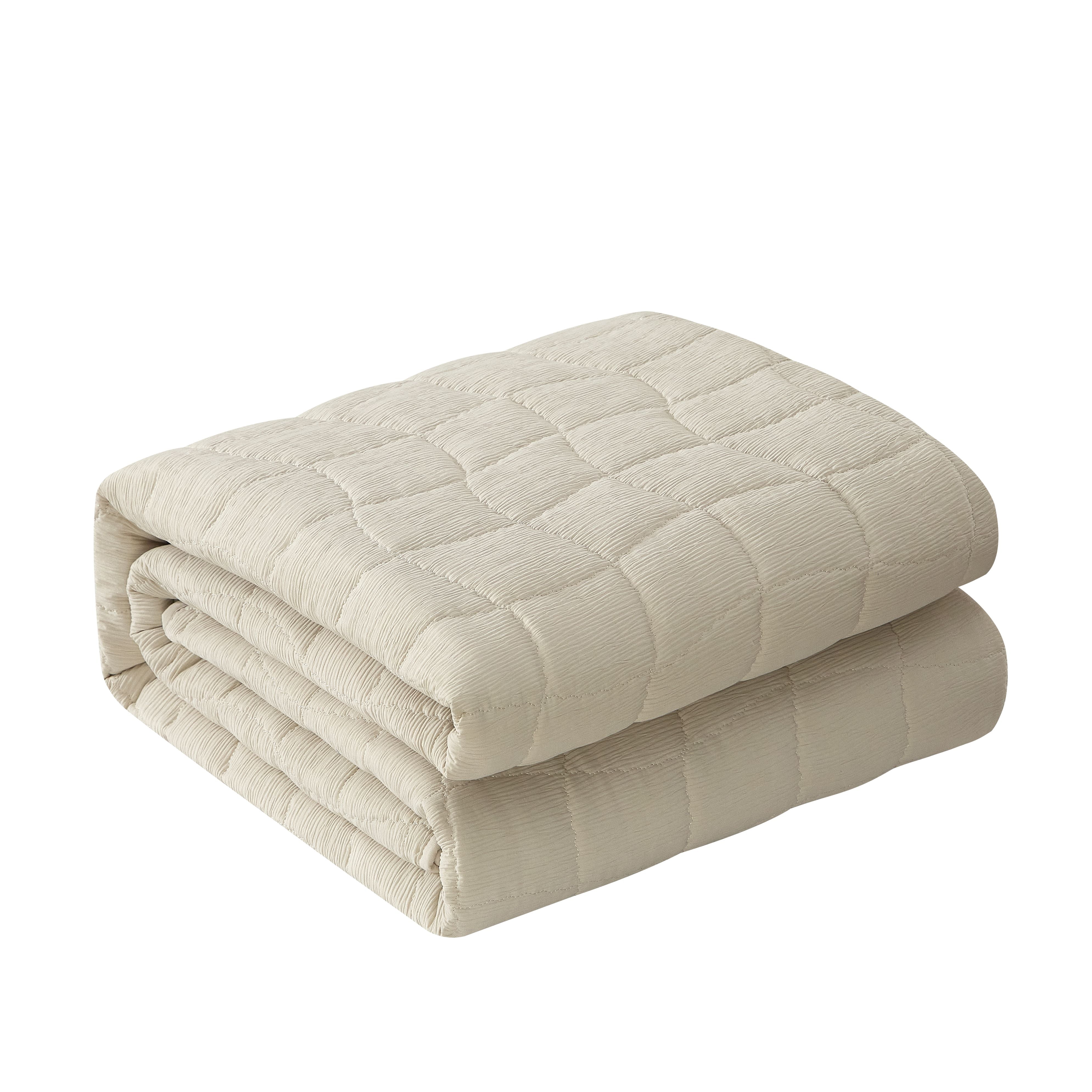 Mainstays by Becky G. & Alejandra Papyrus Beige Cloud Quilt, Full/Queen