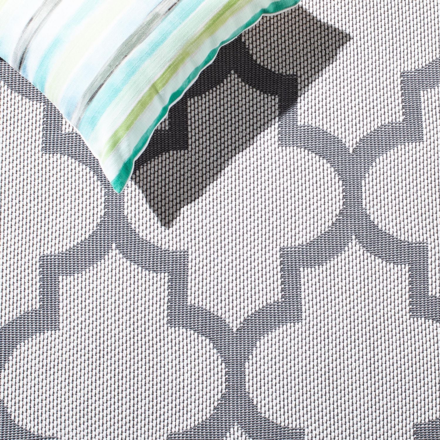 SAFAVIEH Bermuda Sophie Geometric Machine Washable Indoor/Outdoor Area Rug