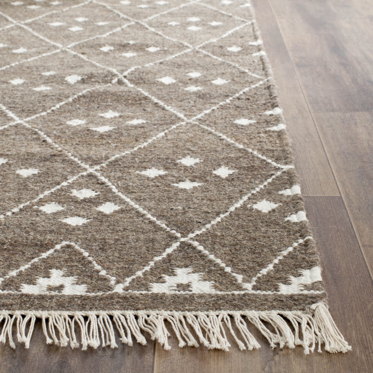 SAFAVIEH Kilim Jute Area Rug - 6' X 9' Ivory & Black Handmade Flat Weave, Bohemian Style For Living Room