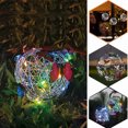 thumbnail image 2 of Paquete de 2 luces de mariposa decorativas para jardín, luces solares para colgar en forma de bola de malla con decoración de mariposas, 2 of 8