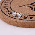 thumbnail image 1 of Pendientes de botón para estudiantes femeninas, estilo coreano, personalidad simple, temperamento, lindas joyas para las orejas antialérgicas, pendientes de moda que combinan con todo, 1 of 1
